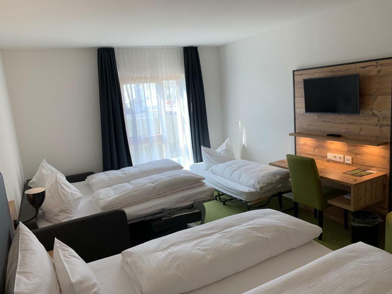 Alb Inn - Hotel & Apartments Мерклинген Экстерьер фото